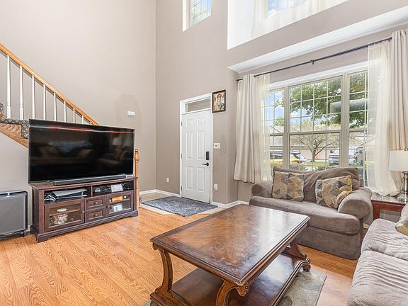 5th image of 8830 Saint James Pl