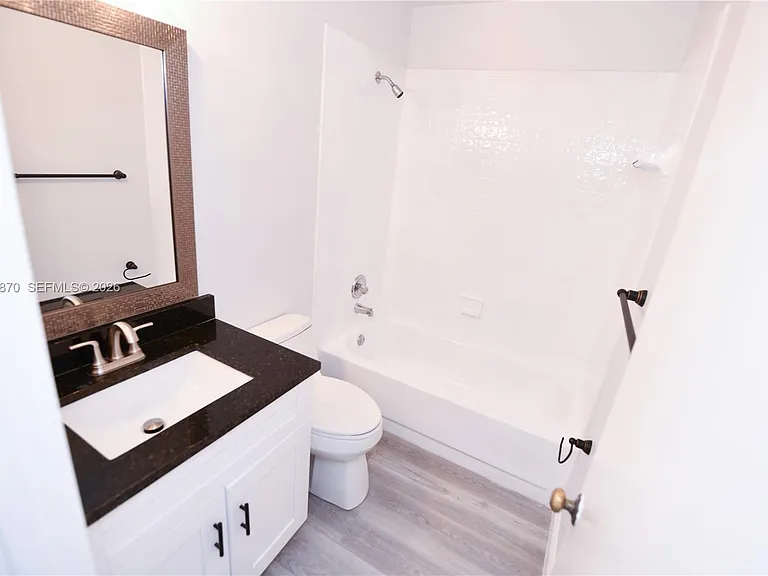 2315 SW 22nd Ave #2020 — Photo 7