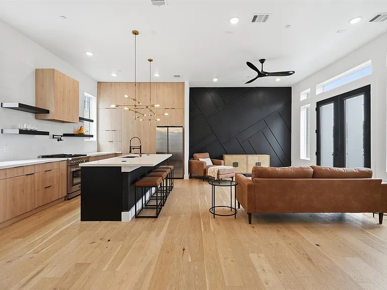 1003 Kern St #C — Photo 8