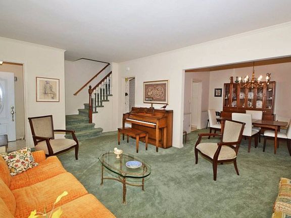 3rd image of 20807 Richland Ave