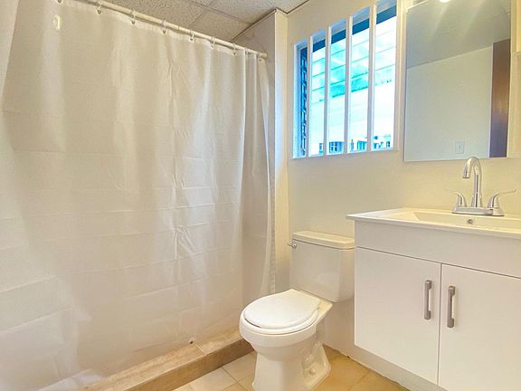 3rd image of 14 Cond Ritz Calle Marseilles #2G