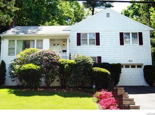 9 Pine Ridge Rd, Rye Brook, NY 10573