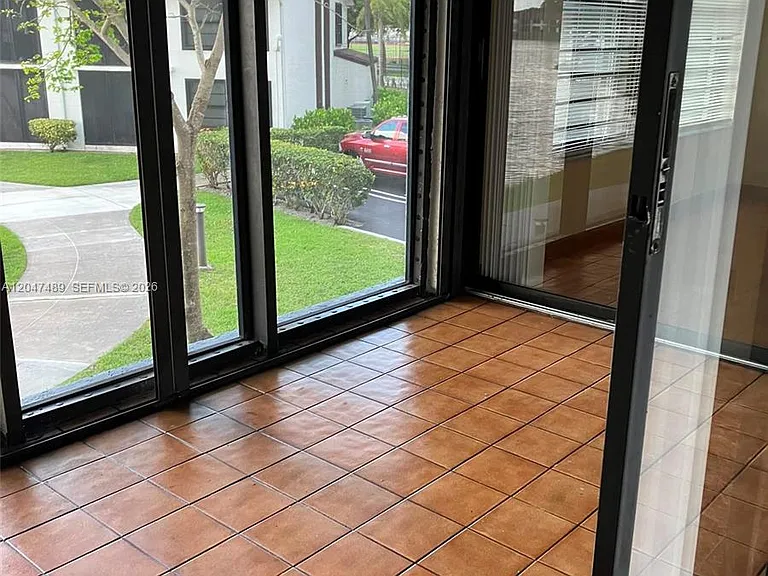204 Lake Pointe Dr #208 — Photo 7