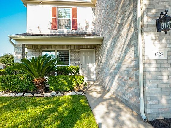3rd image of 3327 Apple Dale Dr