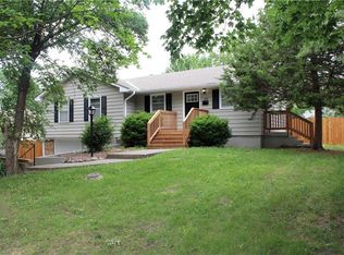 200 NW Redwing Dr, Lees Summit, MO 64063