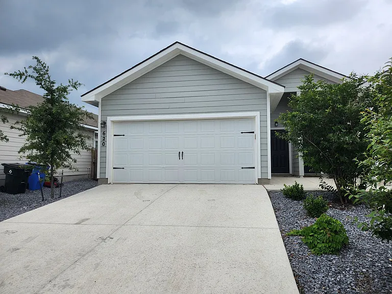 620 Heathers Way — Photo 1