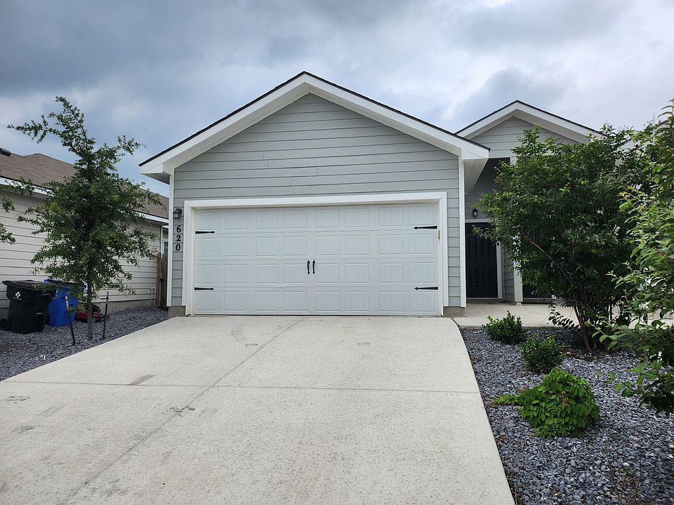 1st image of 620 Heathers Way