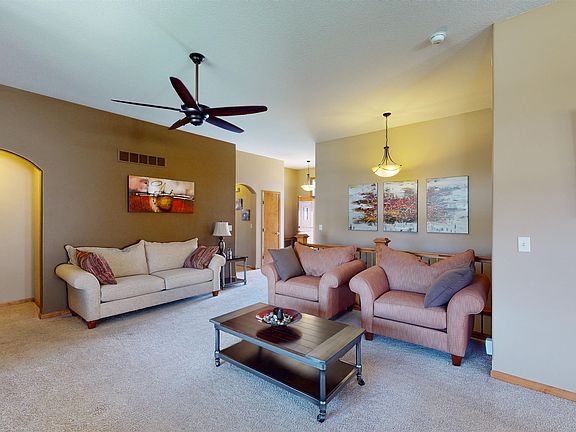 3rd image of 3141 N Brush Creek Ct