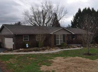 1318 Hitch Rd, Maryville, TN 37804