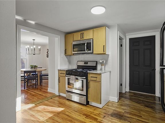 4th image of 6 Field Ave