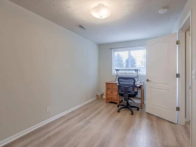 19155 Drexel Cir — Photo 17