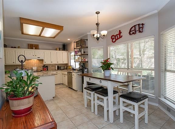 4th image of 2604 Juniper Dr