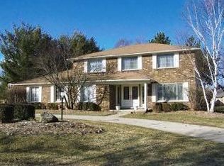 35376 Glengary Cir, Farmington Hills, MI 48331