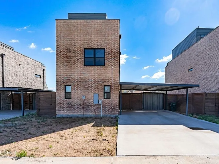 718 Orange St — Photo 3