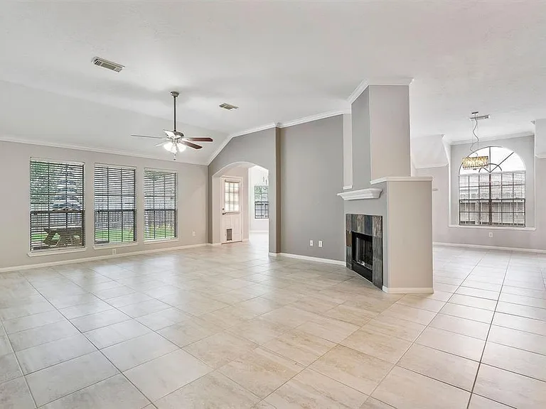 1319 Castlemist Dr — Photo 11
