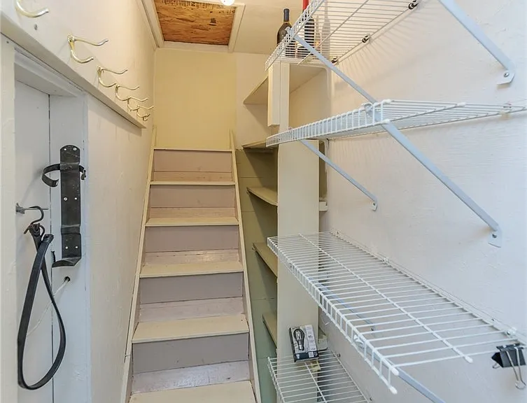 7381 Portage St — Photo 31