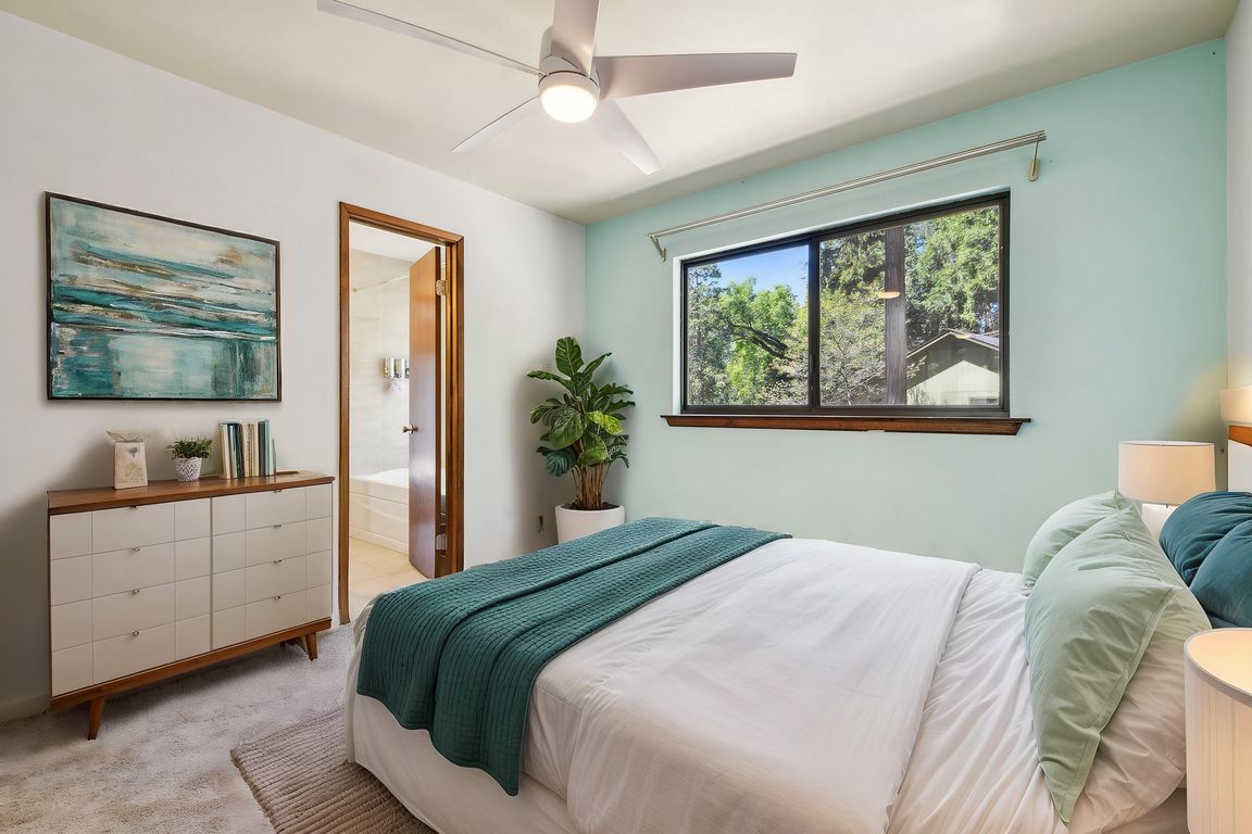 Newhouse Rd-2204-025 virtually staged