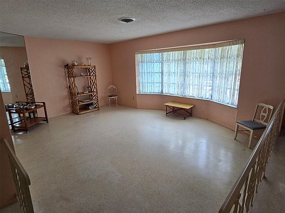 4th image of 4141 NW 48th Avenue