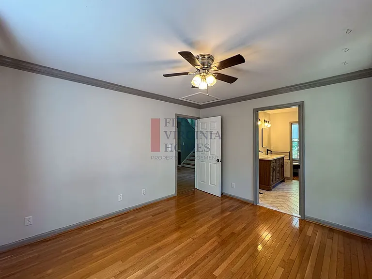 202 Blackthorn Ln — Photo 17
