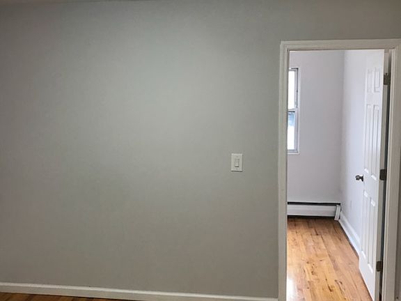 3rd image of 1377 Burke Ave