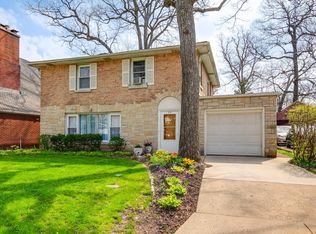 313 Oak Crest St, Waukegan, IL 60085