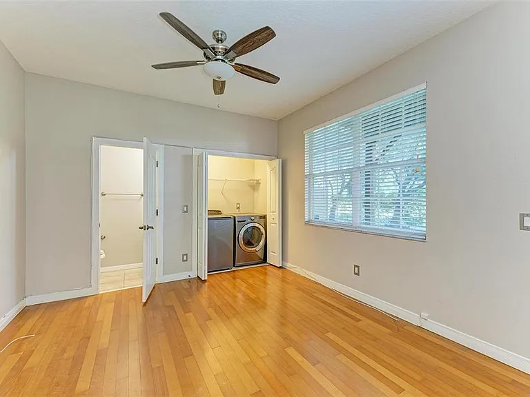 3047 Pointeview Dr — Photo 33