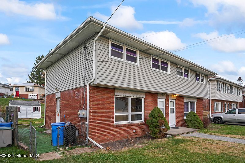3rd image of 79 Wellington Avenue