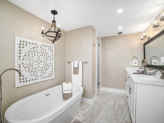 3rd image of 176 S Collier Blvd #Penthouse 8