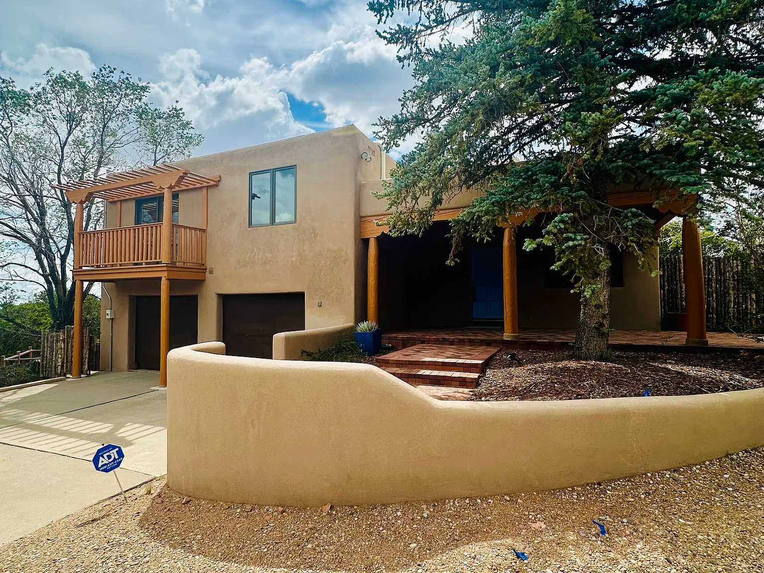 4 bed, 2904 sqft, $6,200 — Photo 2