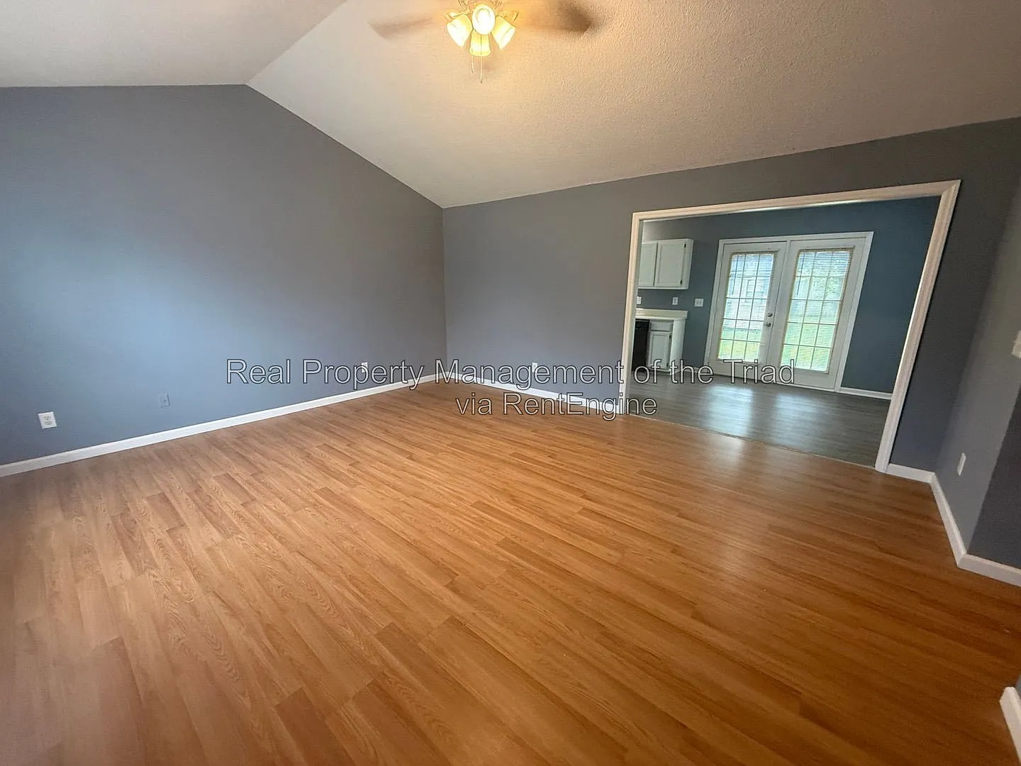 3 bed, 2.0 bath, 1212 sqft, $1,750 — Photo 2