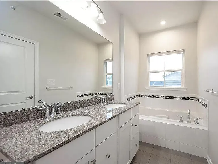 602 Holywell Dr — Photo 11