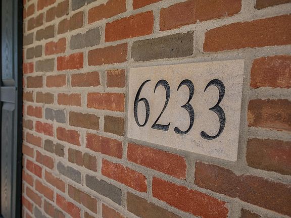 3rd image of 6233 Albany Crest Ave