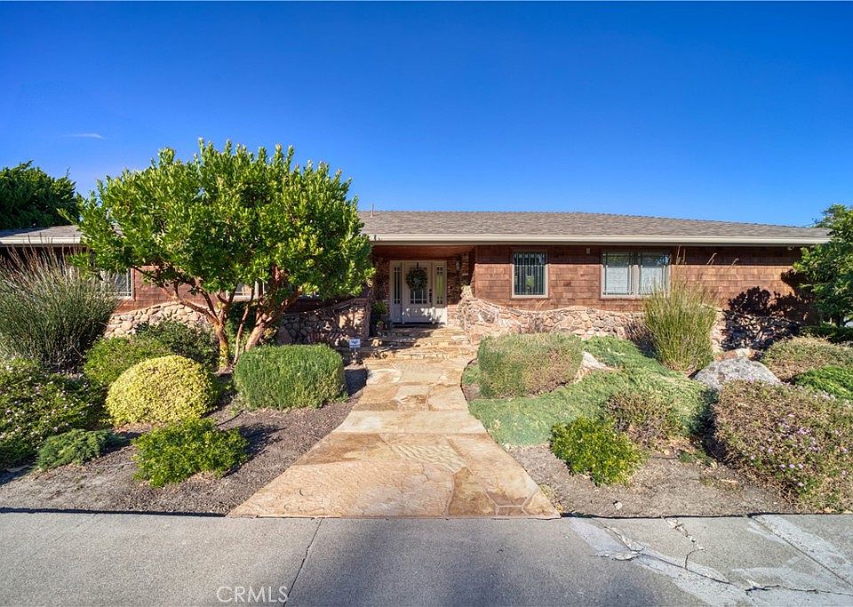 1st image of 651 Patricia Dr
