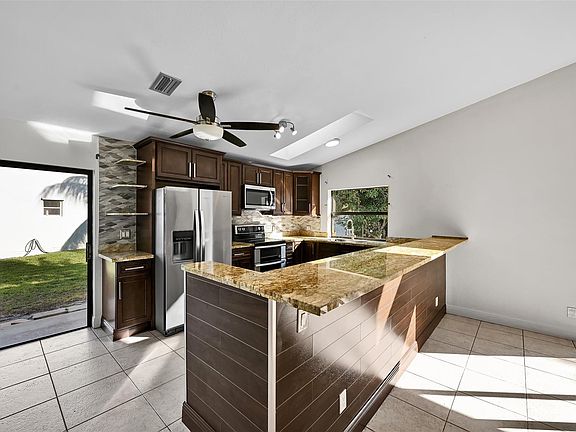 5th image of 11136 NW 1st Place