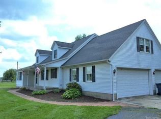 6700 Starville Rd, Cottrellville, MI 48039