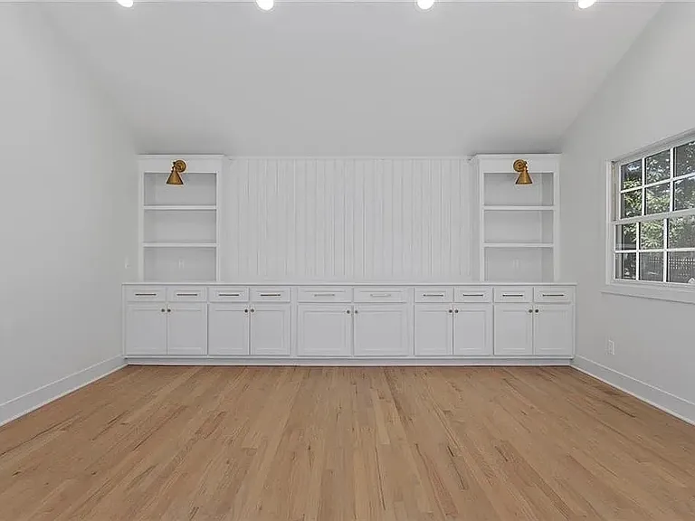 8105 Rosewood Dr — Photo 21