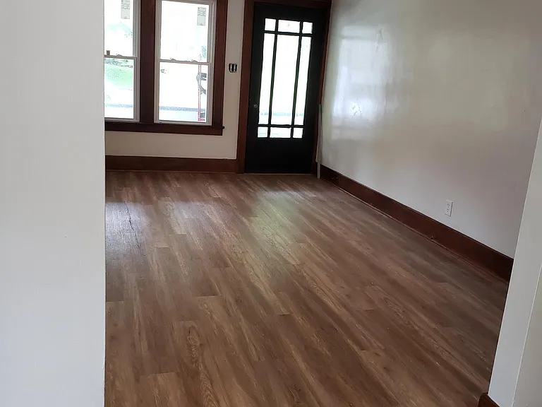 141 S Main St — Photo 12