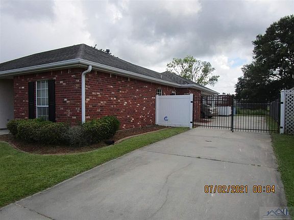 3rd image of 309 Hawthorne Dr