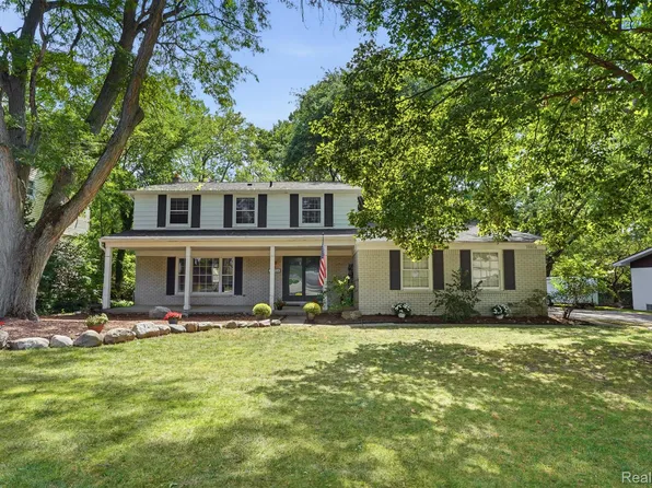 30954 Oak Valley Dr, Farmington Hills, MI 48331