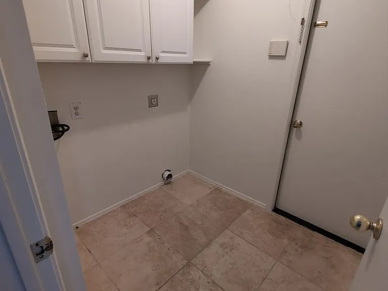 1207 E San Remo Ave — Photo 2