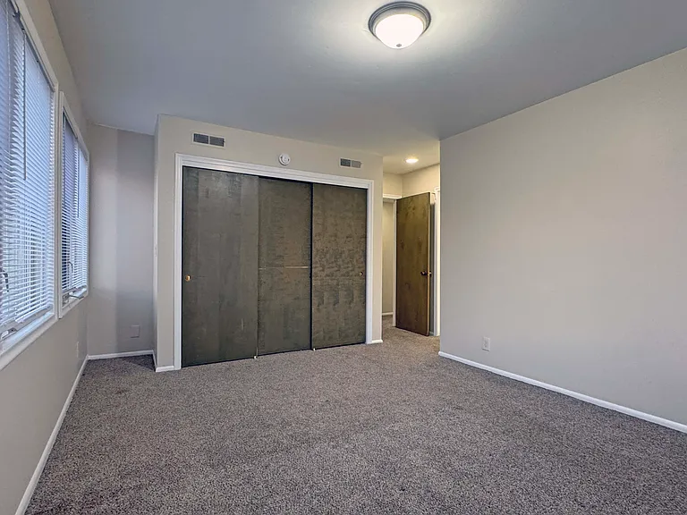 4903 California St #6 — Photo 7