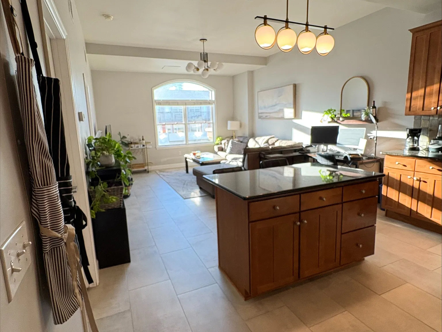 2 bed, 864 sqft, $2,250 — Photo 2
