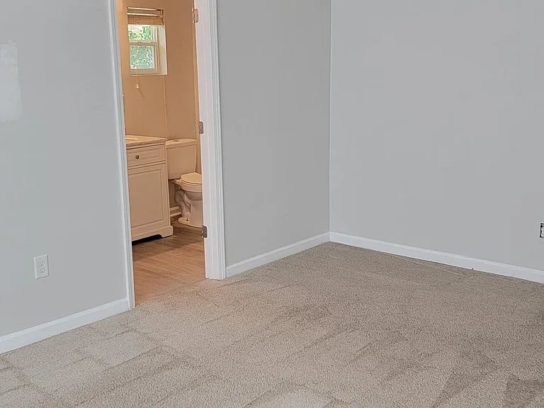306 W Enterprise St — Photo 14