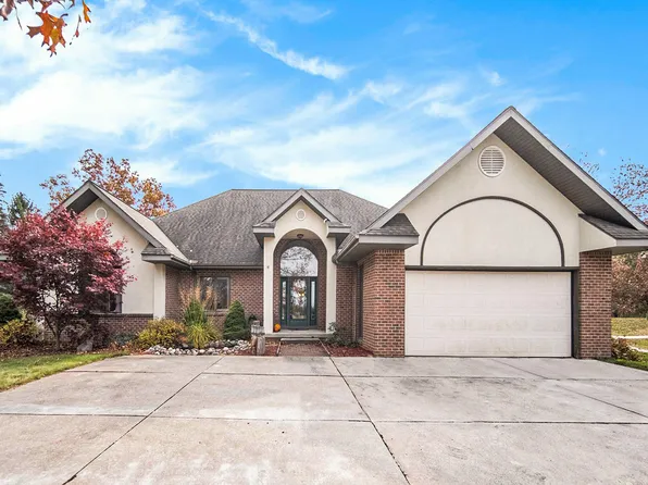 1449 Tara Ln, Chelsea, MI 48118