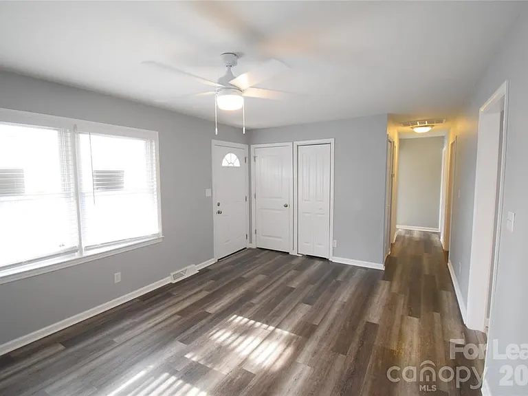 924 Edgegreen Dr — Photo 24