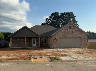 145 W Pitts St, Farmington, AR 72730