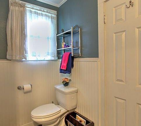 2nd image of 1177 Stonewall St #B