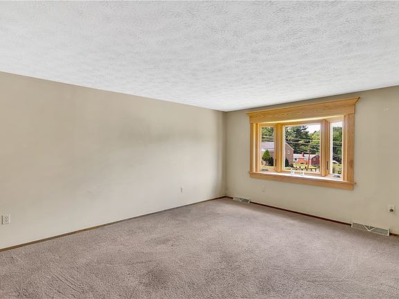 3rd image of 5817 Monongahela Ave