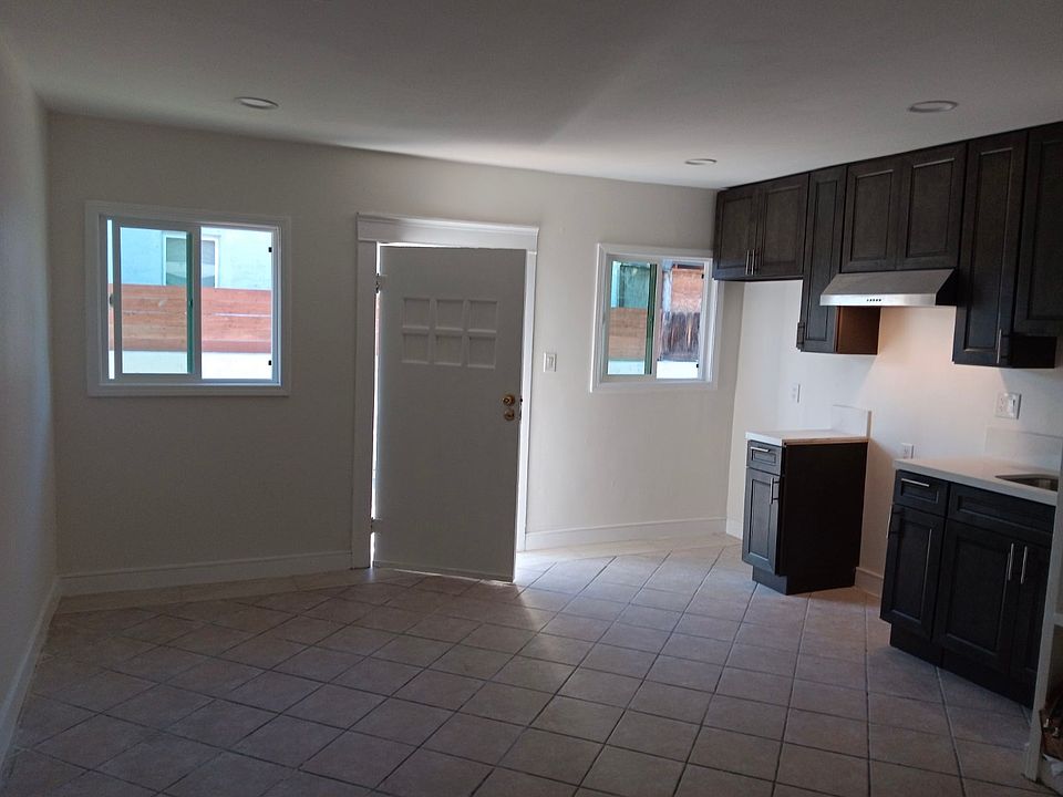 1st image of 1321 1/2 S Main St #0