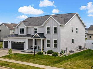 2521 Red Bud Ln, Sun Prairie, WI 53590